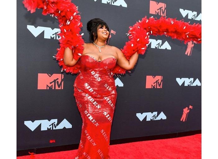 Get the Look: Lizzo’s MTV VMA Retro Glam Beehive by Shelby Swain