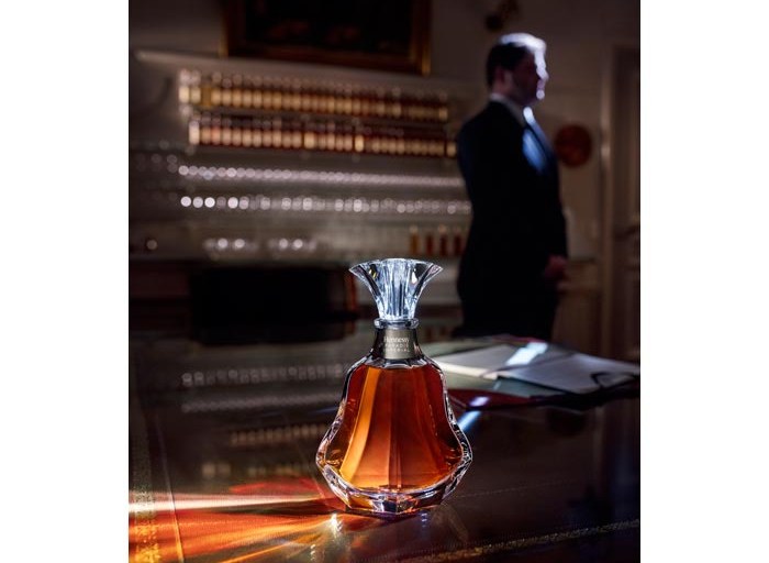 Hennessy Unveils the New Paradis Impérial Decanter & Specially-Designed LV Trunk