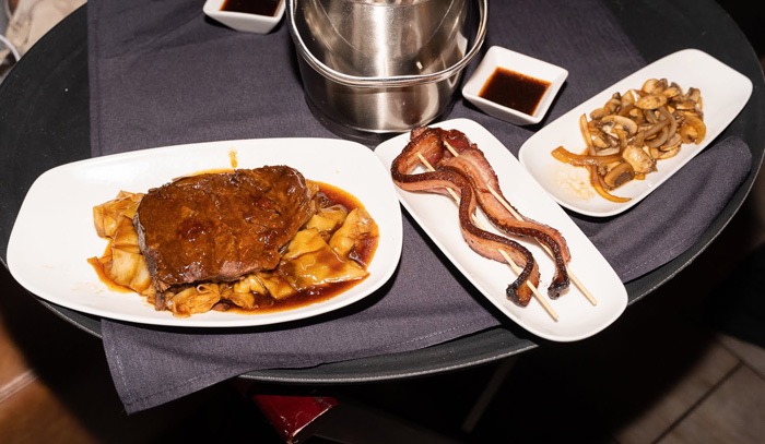 SocietEye: Lincoln Motor Co. Holiday Dinner and Party in NYC