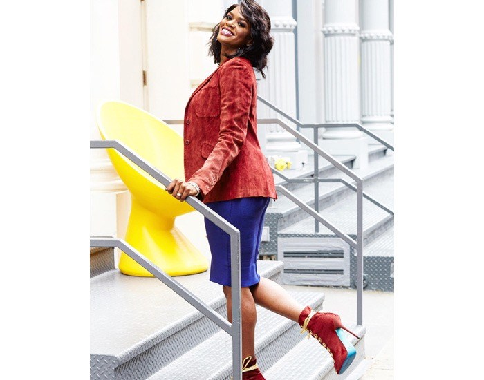 Tracee Ellis Ross Is Taking Stella Hues to the AMAs