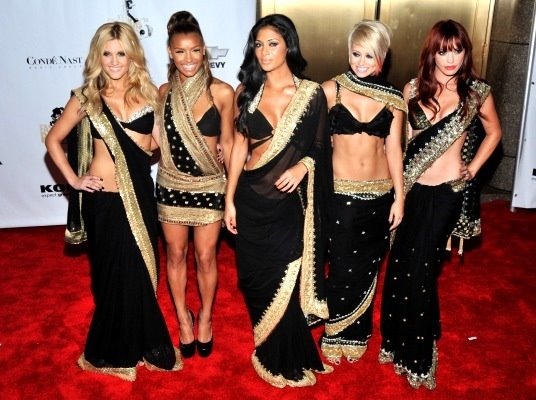 These Are The 10 Worst To Best 90’s-00’s Coordinated Band Outfits
