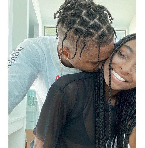 Quick Pics: Athletes Simone Biles and Jonathan Owens Are IG-Official