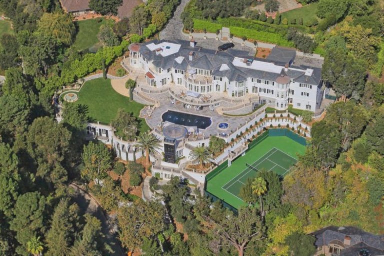 Kenny Rogers Sang Love Songs and Flipped Mansions