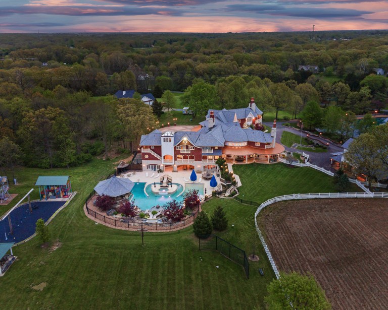 Go Inside: ‘America’s Most Entertaining’ Mansion