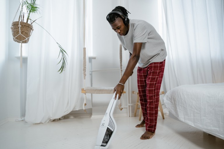 How to Get Your Home Clean AF This Holiday Season