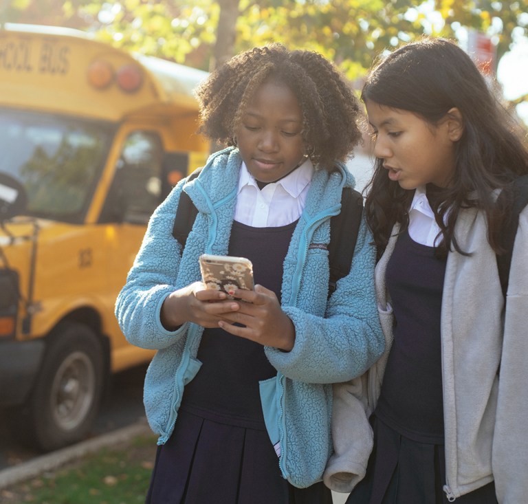 #DetoxYourFeed Encourages Girls to Hit the Unfollow Button