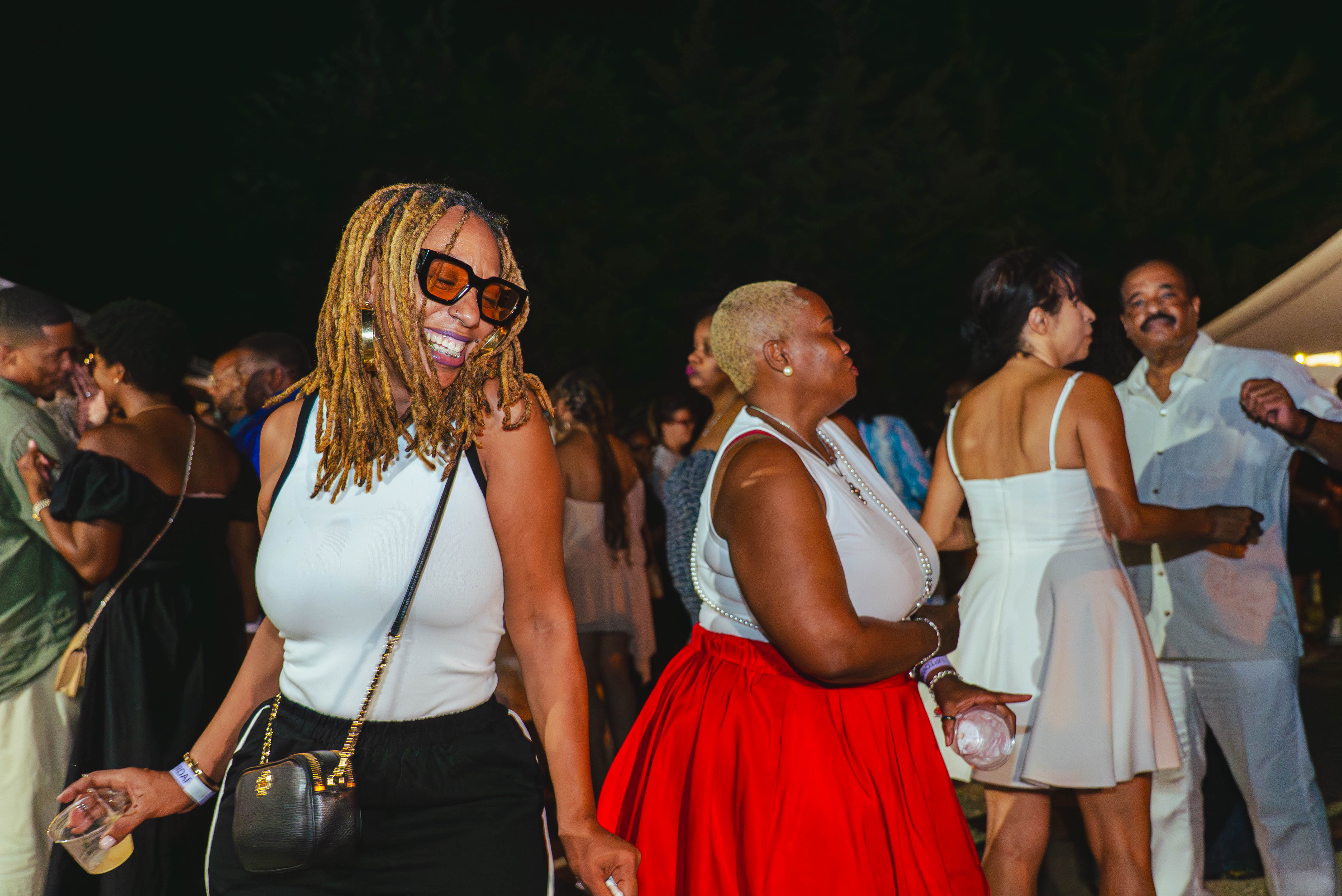 AFTER DARK 190