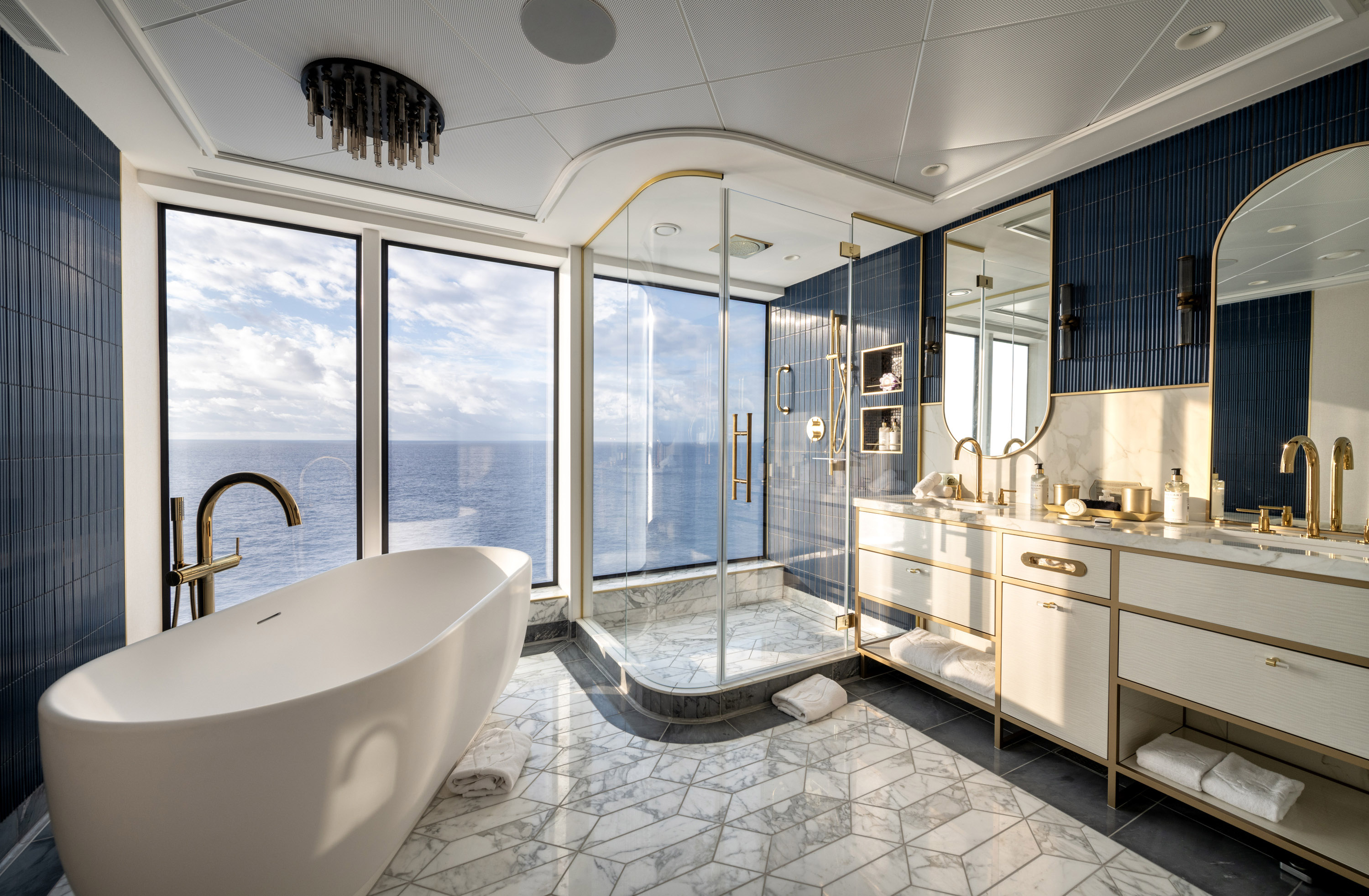 UPTOWN Disney Destiny12